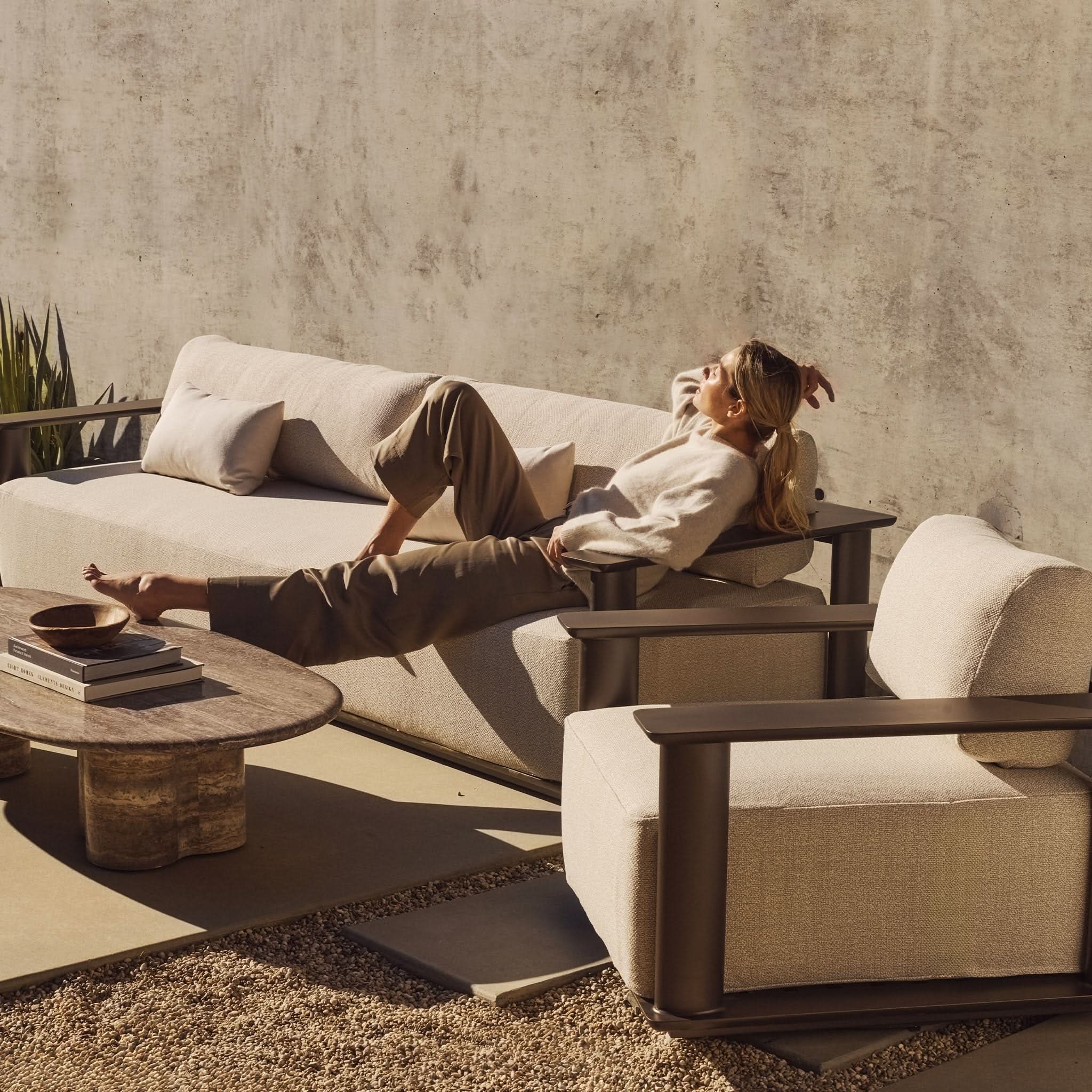 Newport Aluminum Swivel Lounge Chair - Image 9