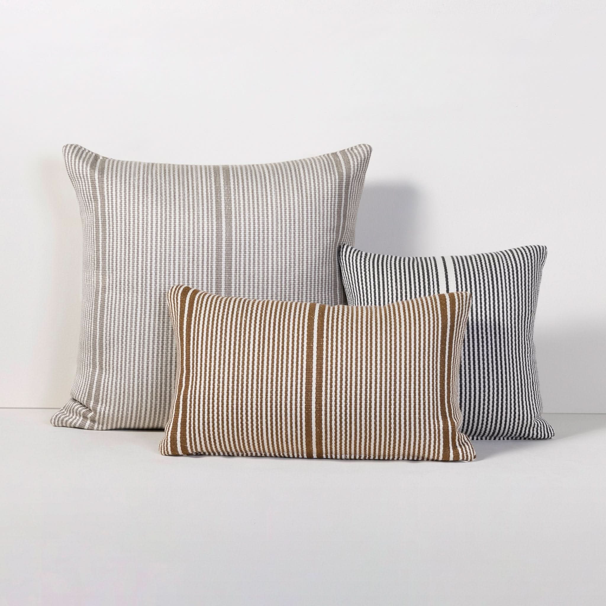 Throw Pillow - Bateau Teak - Image 5